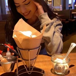 Meet your Posher, Sarah